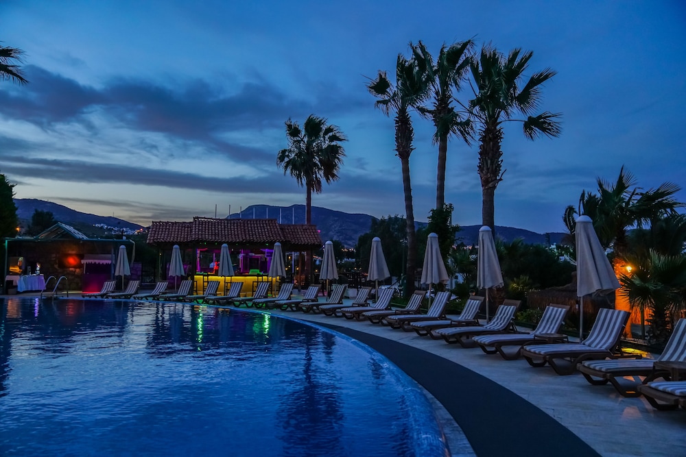 Amilla Beach Resort 49/50