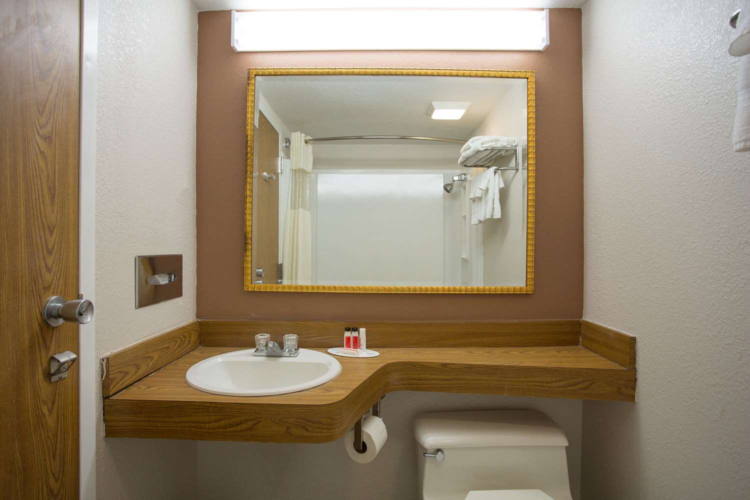 Travelodge By Wyndham Wytheville 42/43