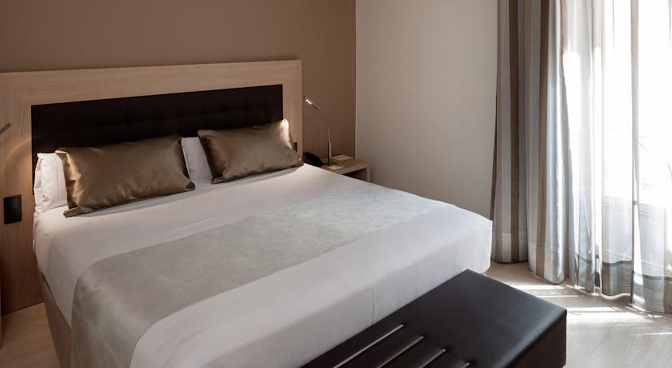 Room, Single, Double Bed