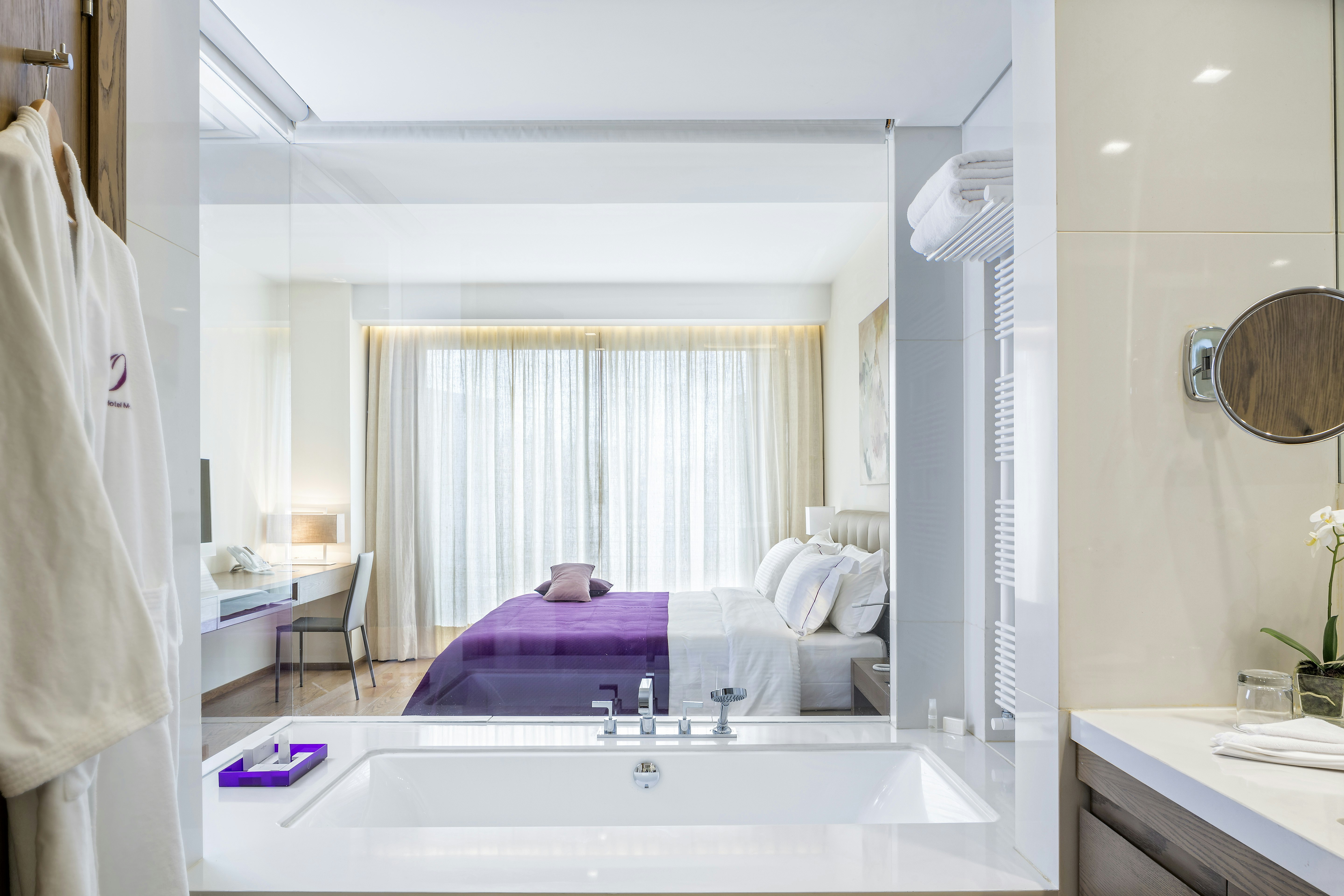 O Monot Luxury Boutique Hotel 66/67