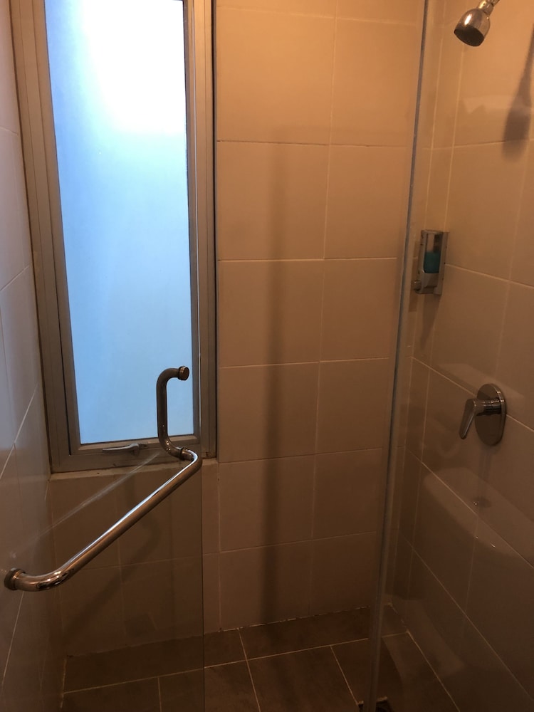 Burza Hotel 16/33