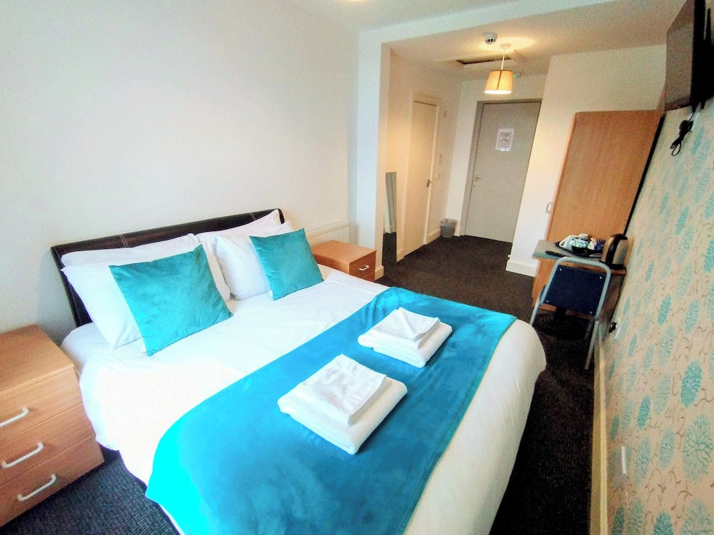 Oyo Gin House Hotel 7/50