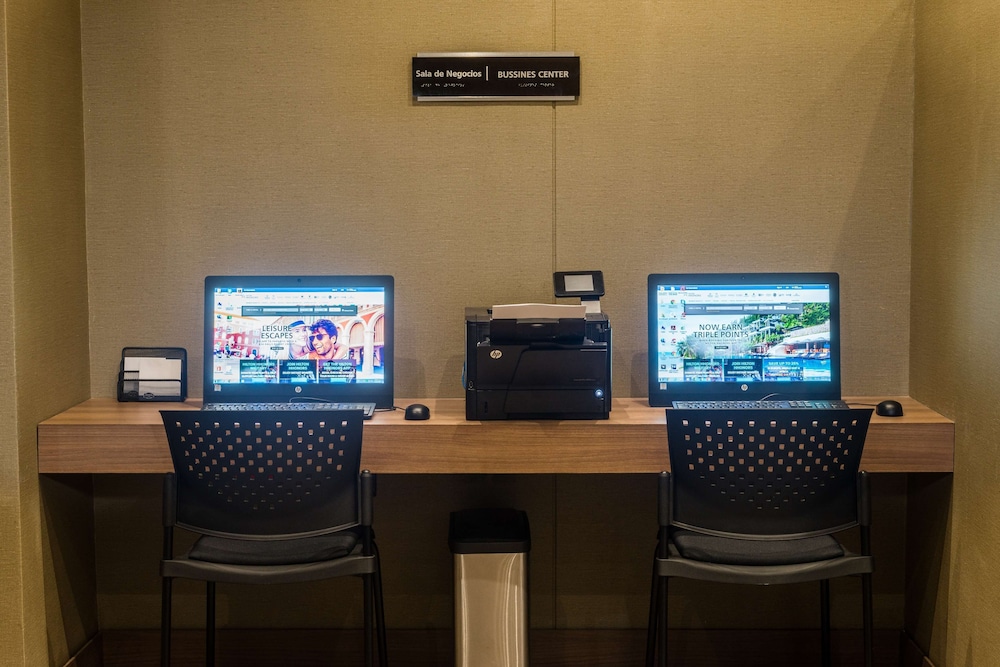 Hampton By Hilton Bogota Airport 39/44