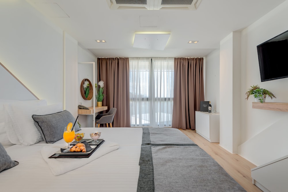Hotel Pax 37/98