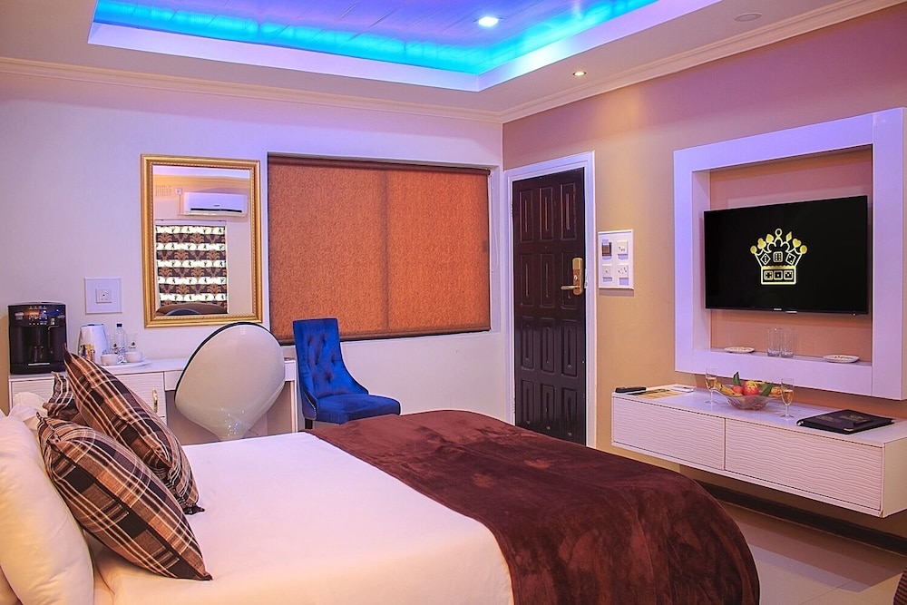 EXECUTIVE, SUITE, QUEEN BED, GARDEN VIEW