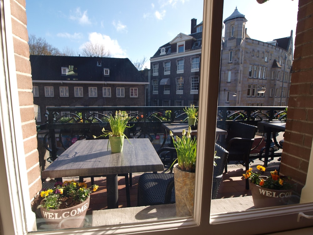 Hotel Clemens 7/56