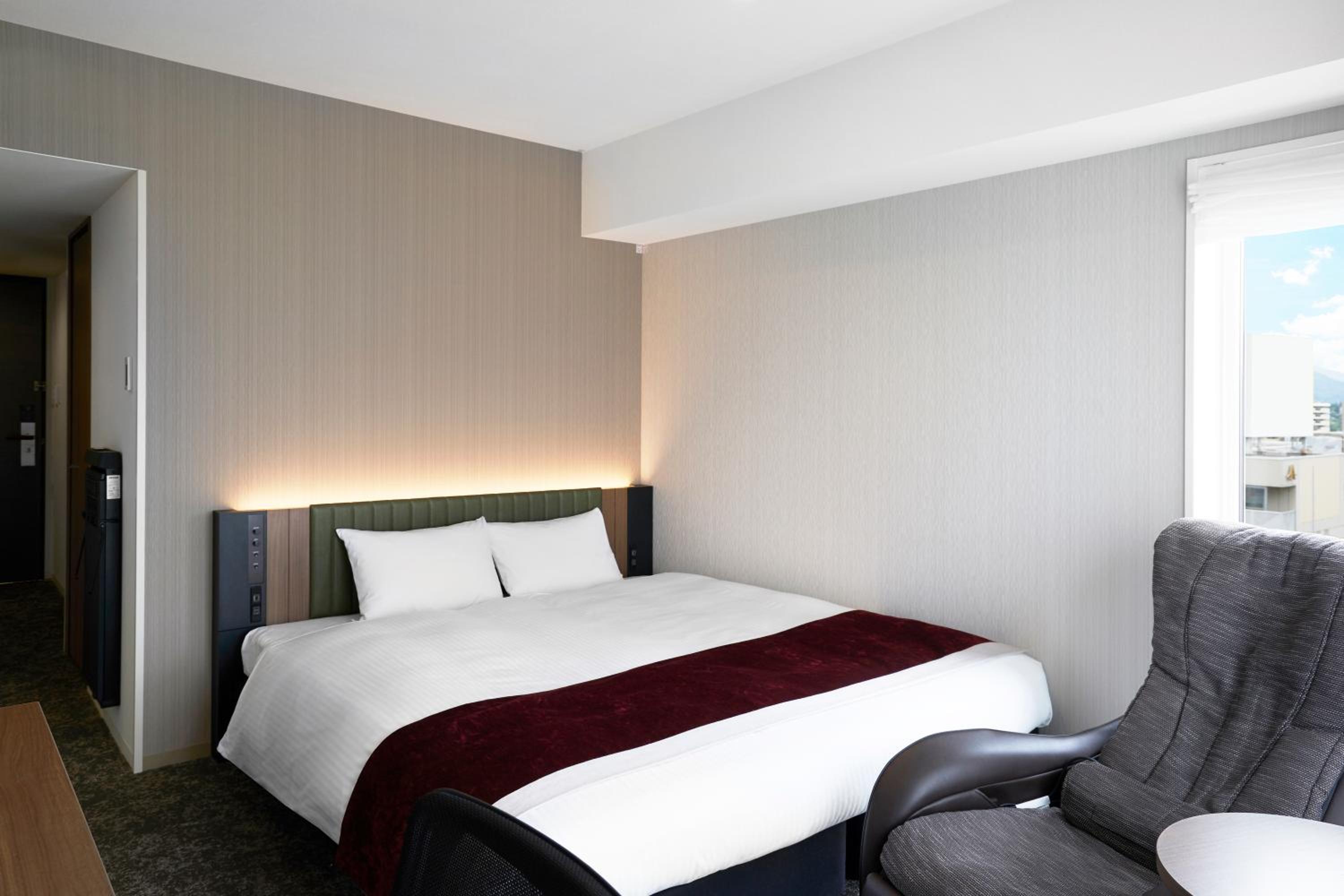 Deluxe, King Bed