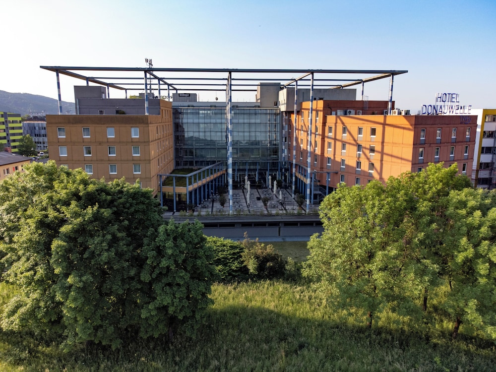 Trans World Hotel Donauwelle 2/50