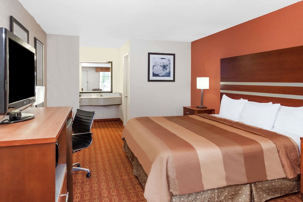 Days Inn By Wyndham Dalton 16/33