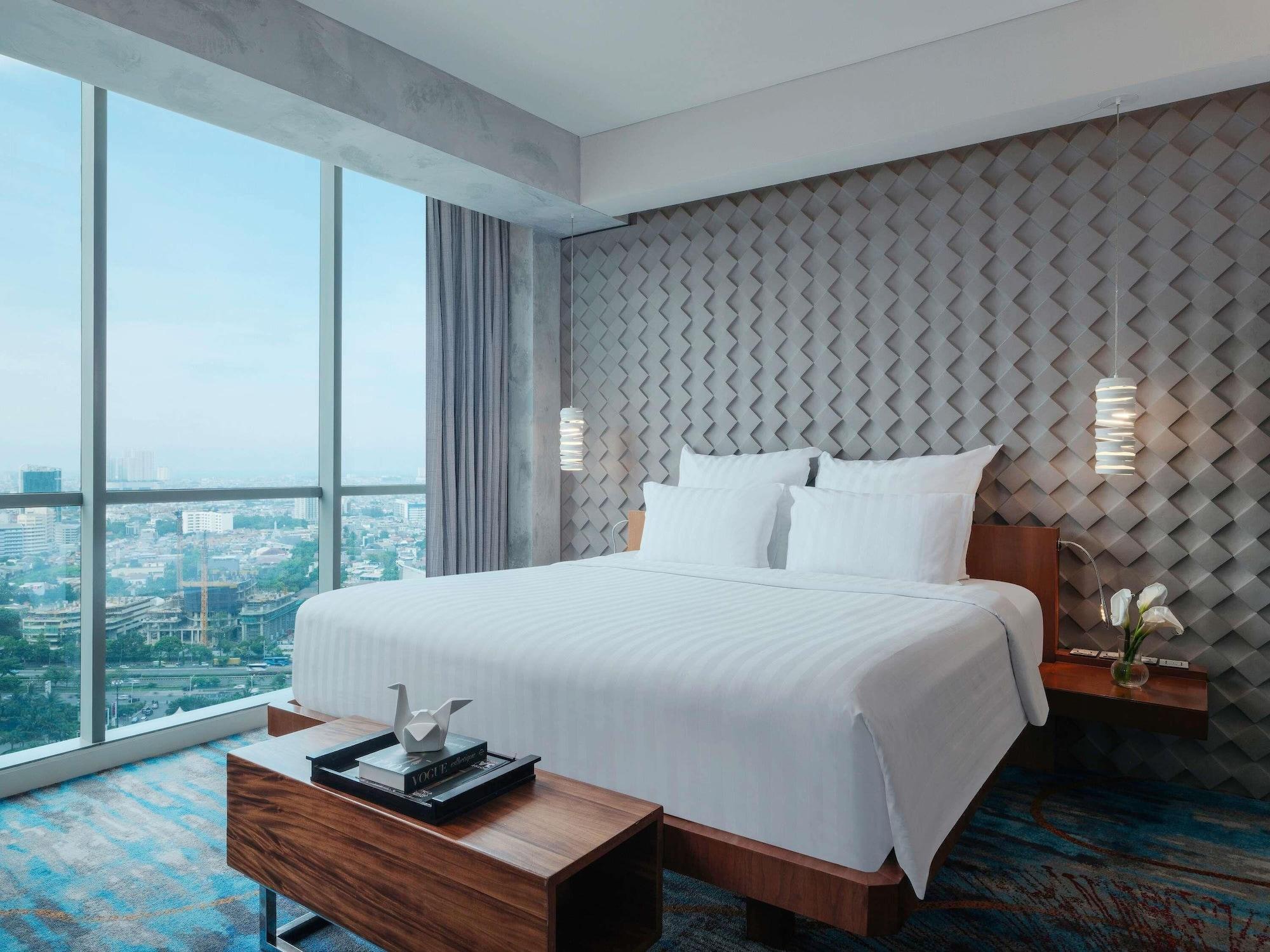 Pullman, Premium, Studio, Suite, King Bed, Central Park View, Sofa، Pullman Jakarta Central Park 3/5