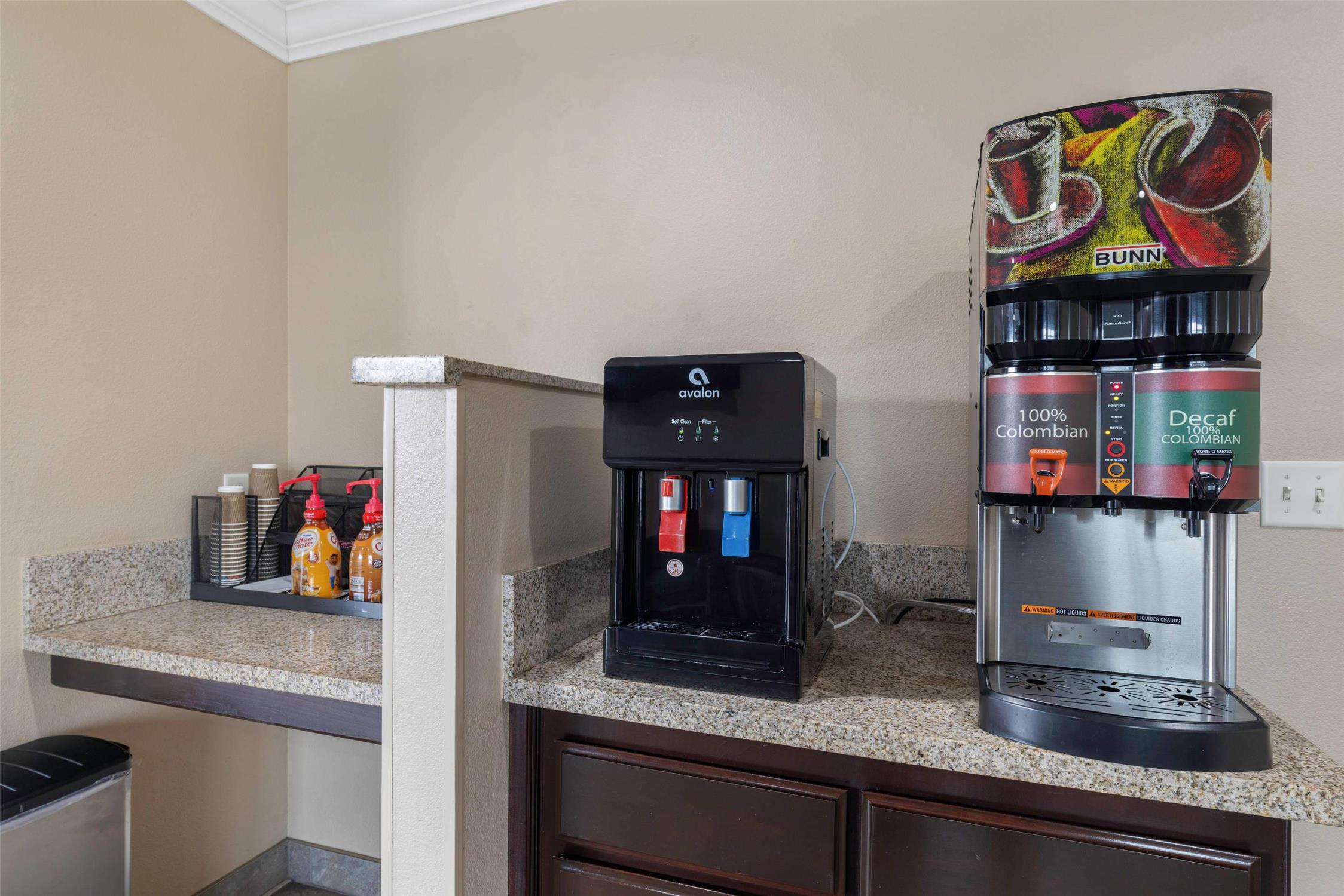 Econo Lodge Inn & Suites Escondido Downtown 27/48