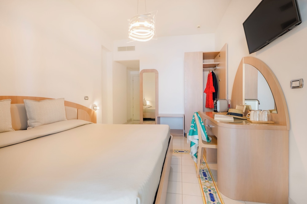 SUPERIOR, DOUBLE OR TWIN BED, SEA VIEW, TERRACE