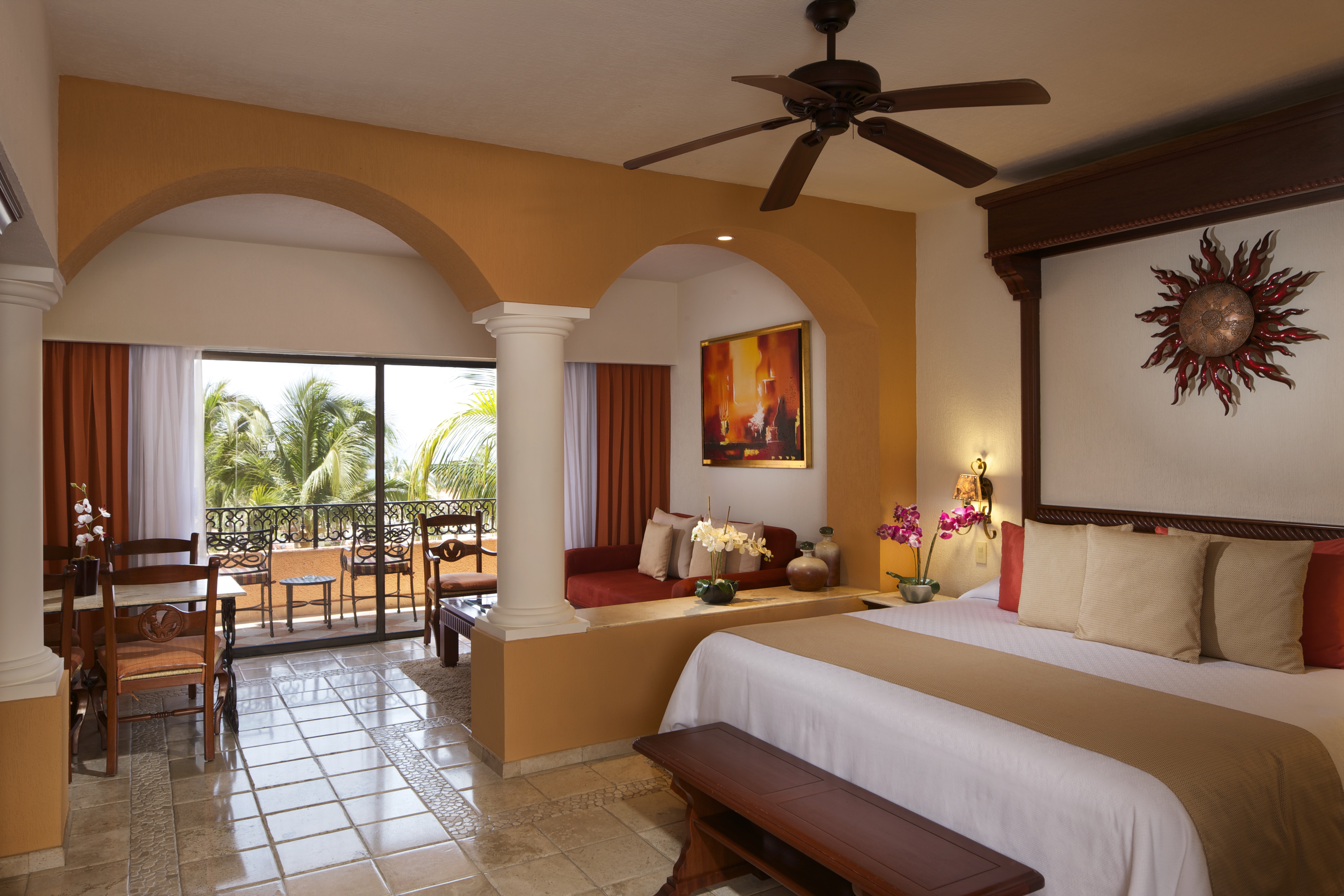 Deluxe Jr. Suite