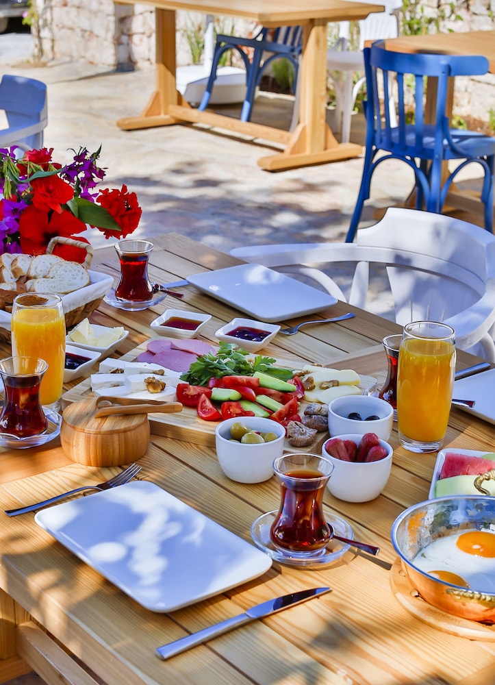 Livia Hotel 37/57