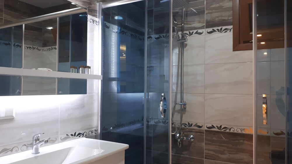 Mavili Suites 28/32