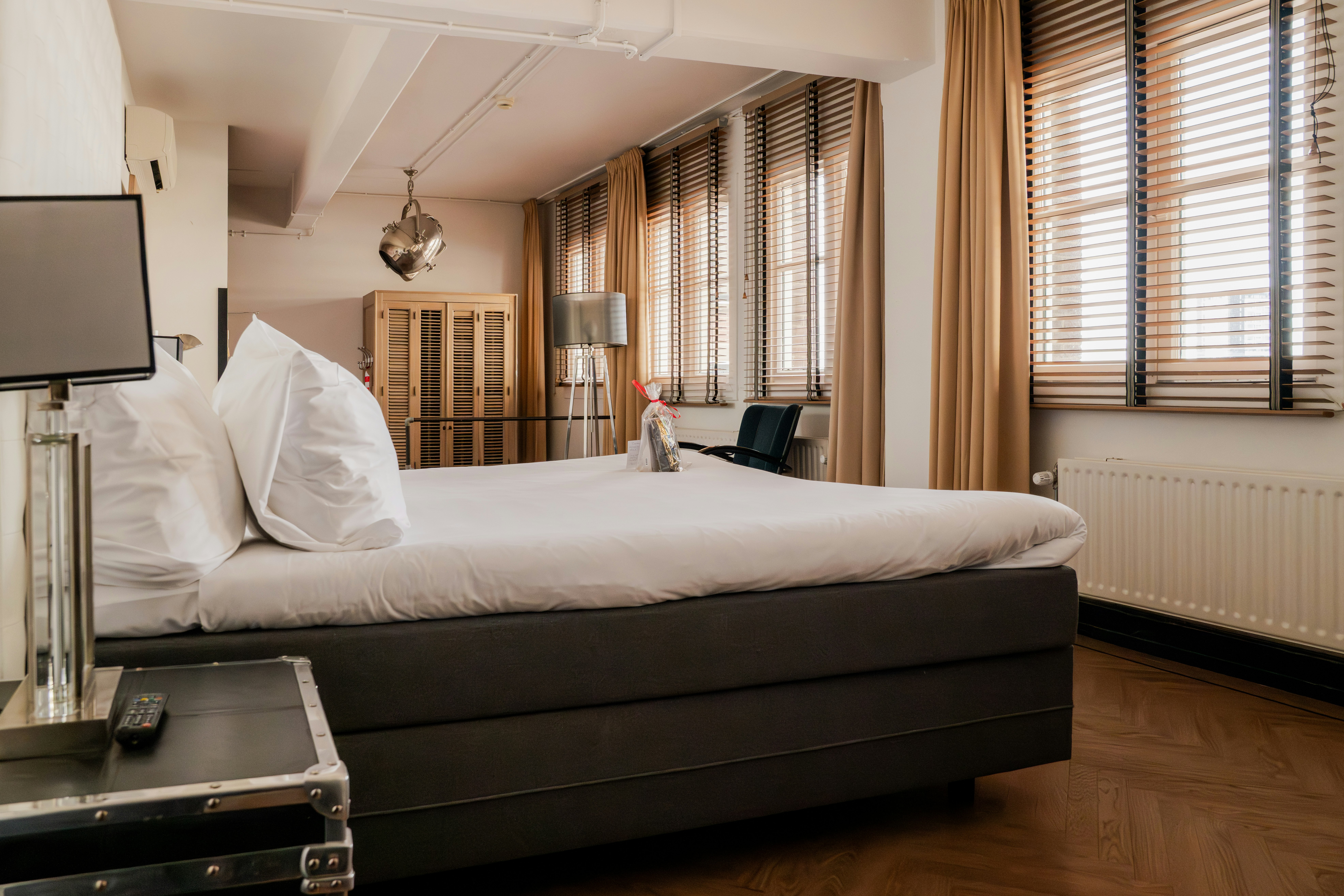Hotel New York Rotterdam 7/24