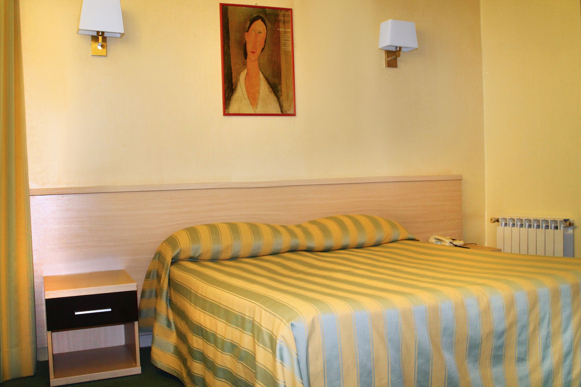 CLASSIC, DOUBLE OR TWIN BED