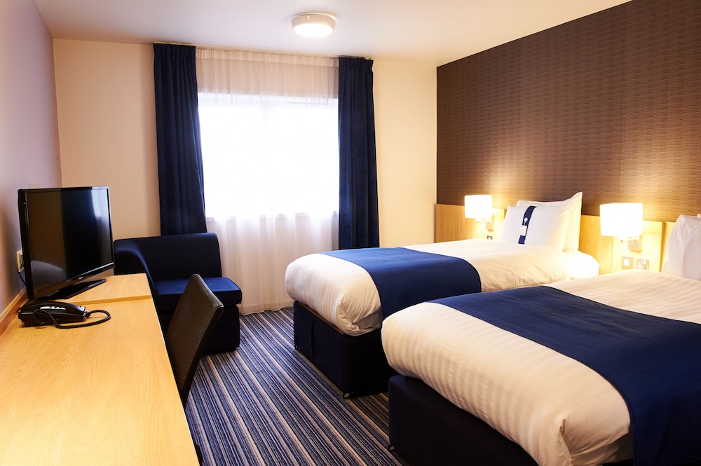 Holiday Inn Express Manchester Airport 15/74