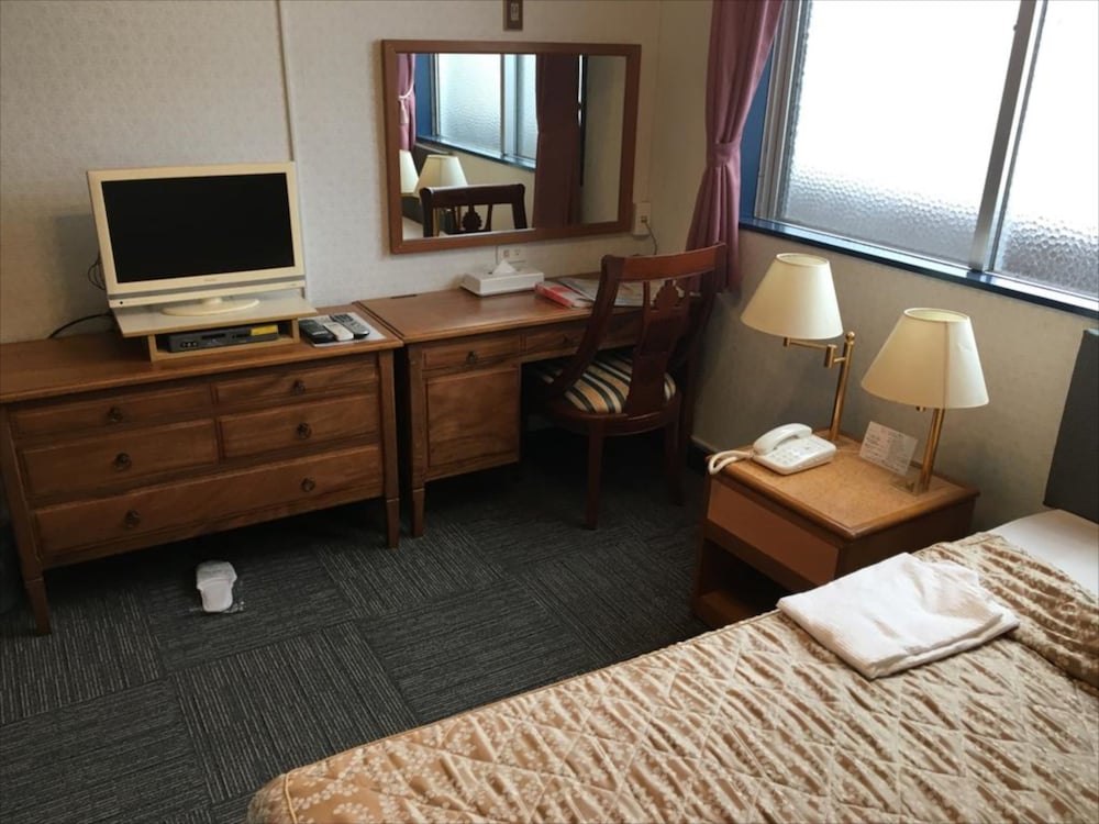 Sunrise Hotel 44/68