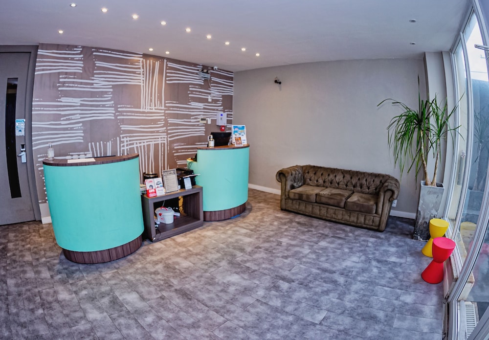 B Hotel 6/50