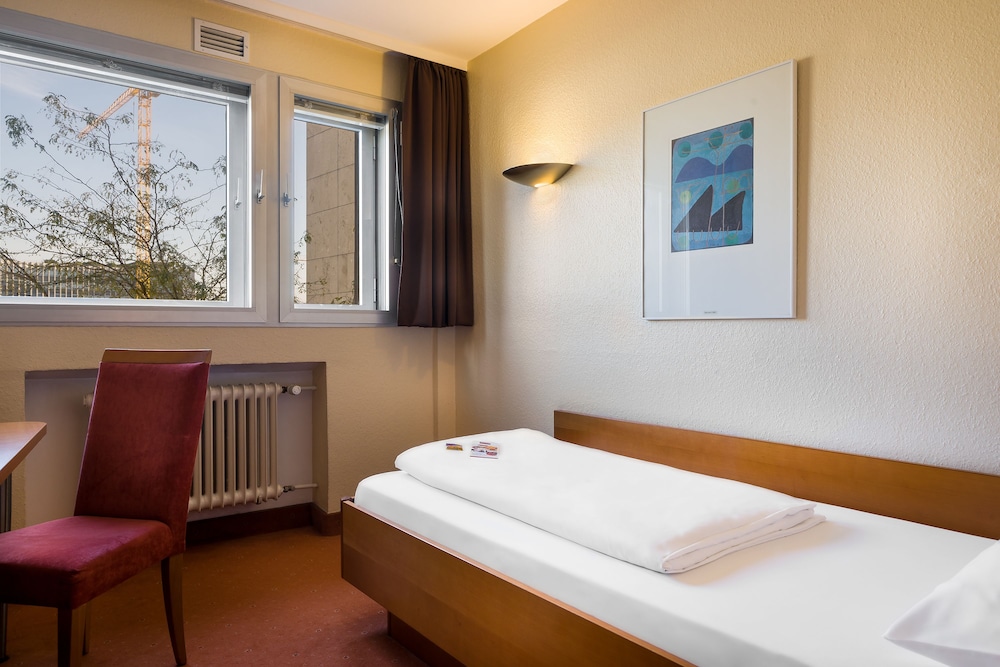 PLAZA INN Rieker Stuttgart Hauptbahnhof 34/65