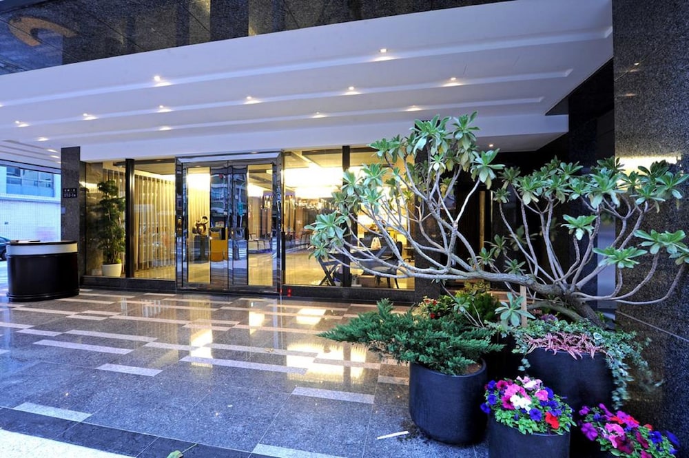 INTERNATIONAL CITIZEN HOTEL 5/26
