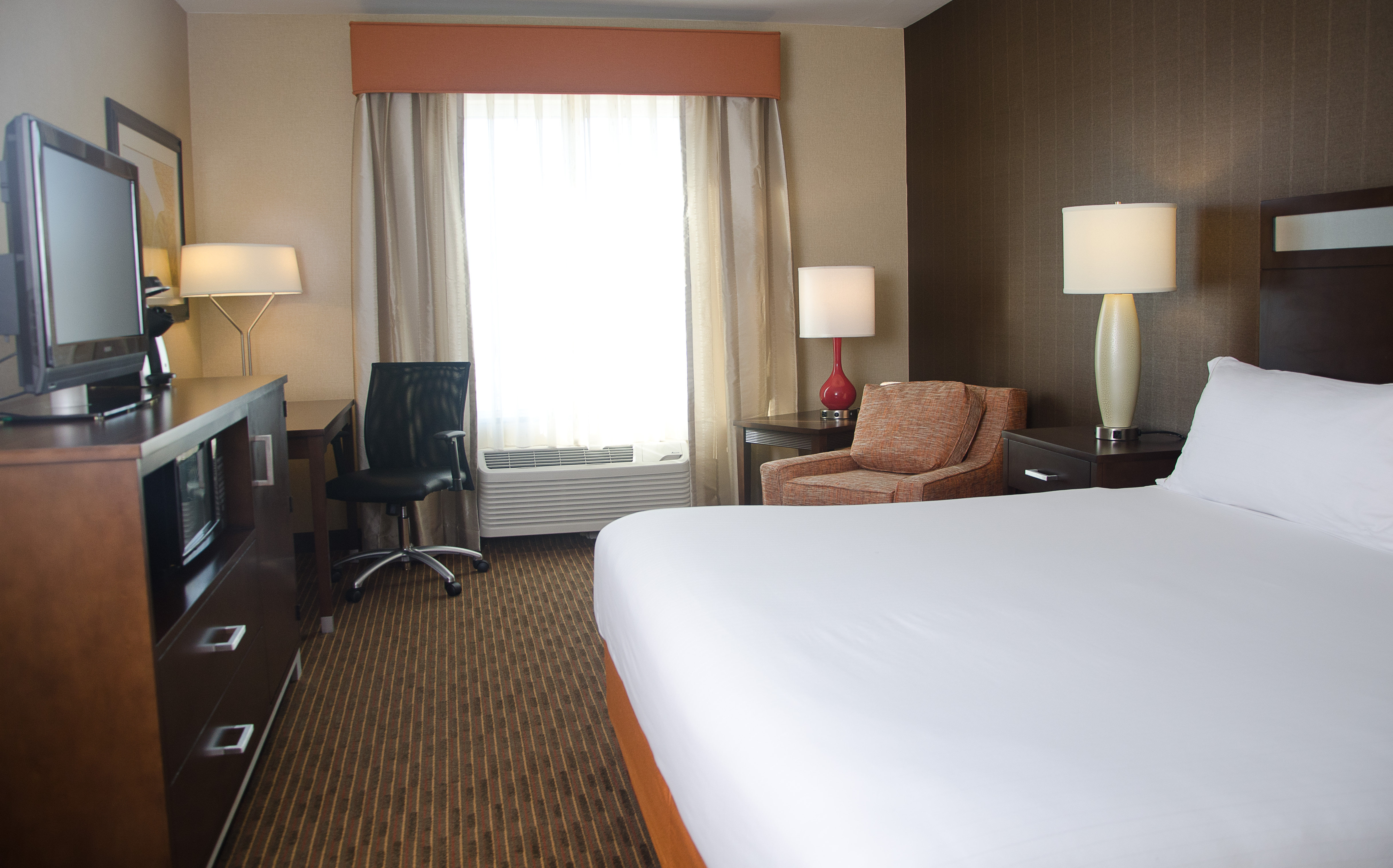 Holiday Inn Express Hotel Amp Suites Watertown Thousand Island 24/56