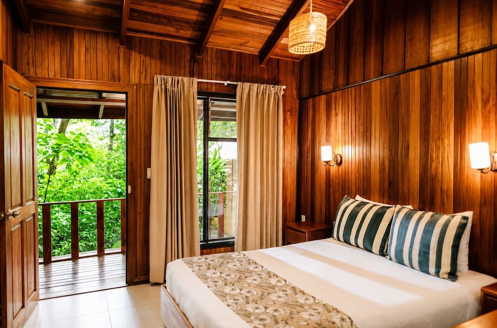 Rustic, Cabin, Double Bed