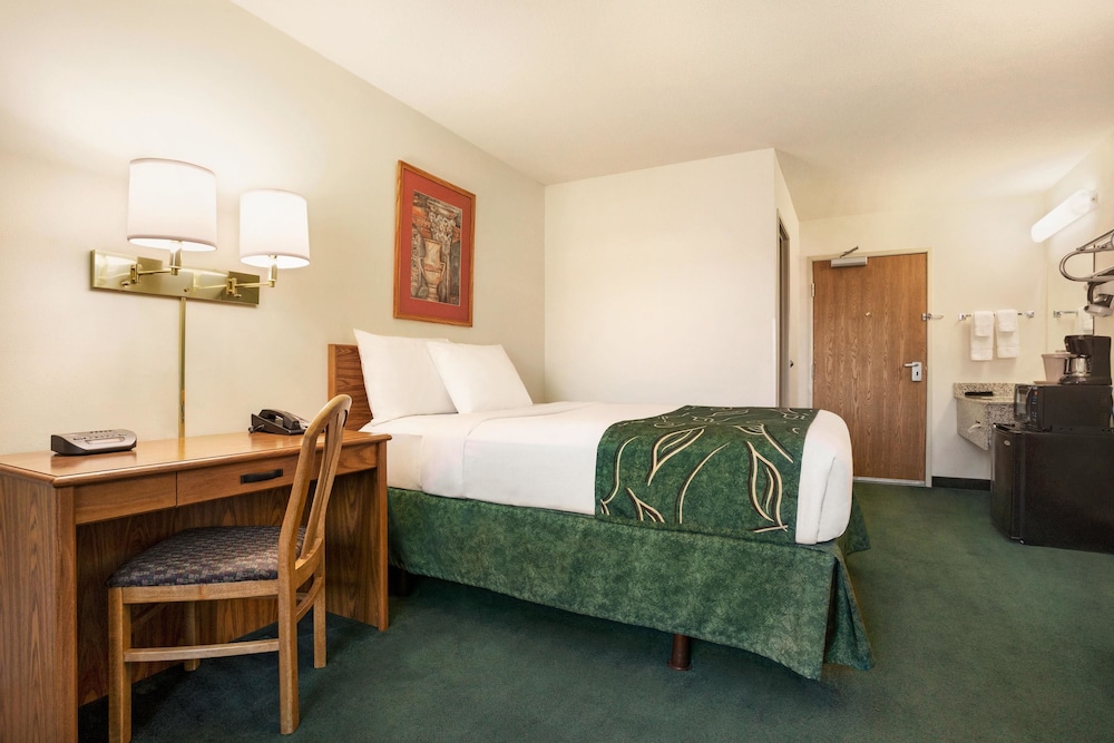 Travelodge by Wyndham Morrill 7/30