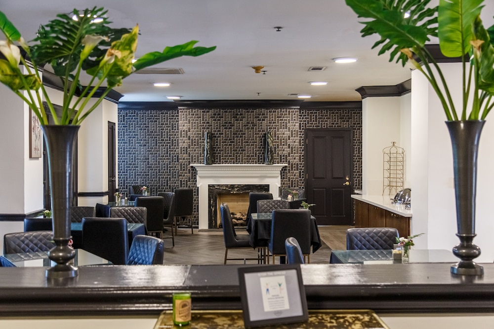 Old Capitol Inn 24/33