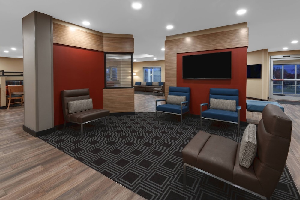 TownePlace Suites by Marriott St. Louis Edwardsville, IL 33/46