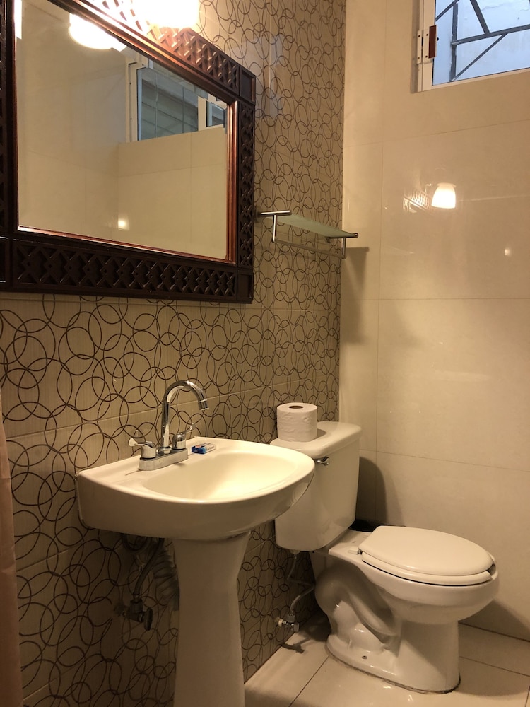 Frances Hotel 52/54