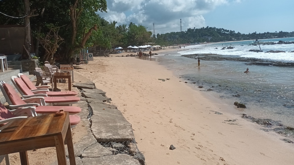 Coral Beach Hotel 18/23