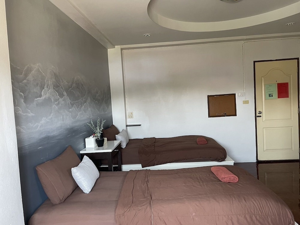 Nuttasit Apartment 23/34
