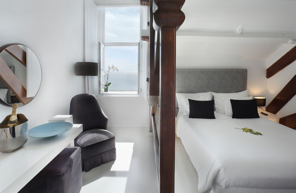 ROOM, TWIN BEDS, SEA VIEW