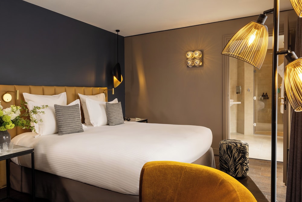 Le 10 Bis Hotel 11/65
