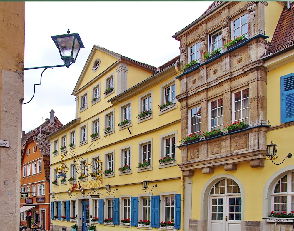 Hotel Goldener Hirsch 4/50