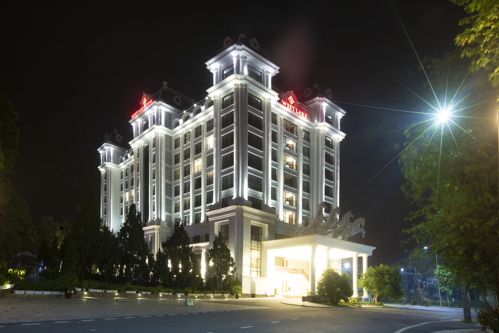 Westlake Hotel & Resort Vinh Phuc 2/50