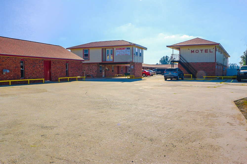 Economy Inn By OYO Lockport near Houma 18/34