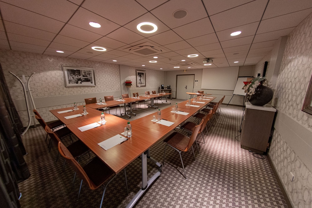 ibis Styles Clermont Ferrand Le Brezet Aeroport 62/69