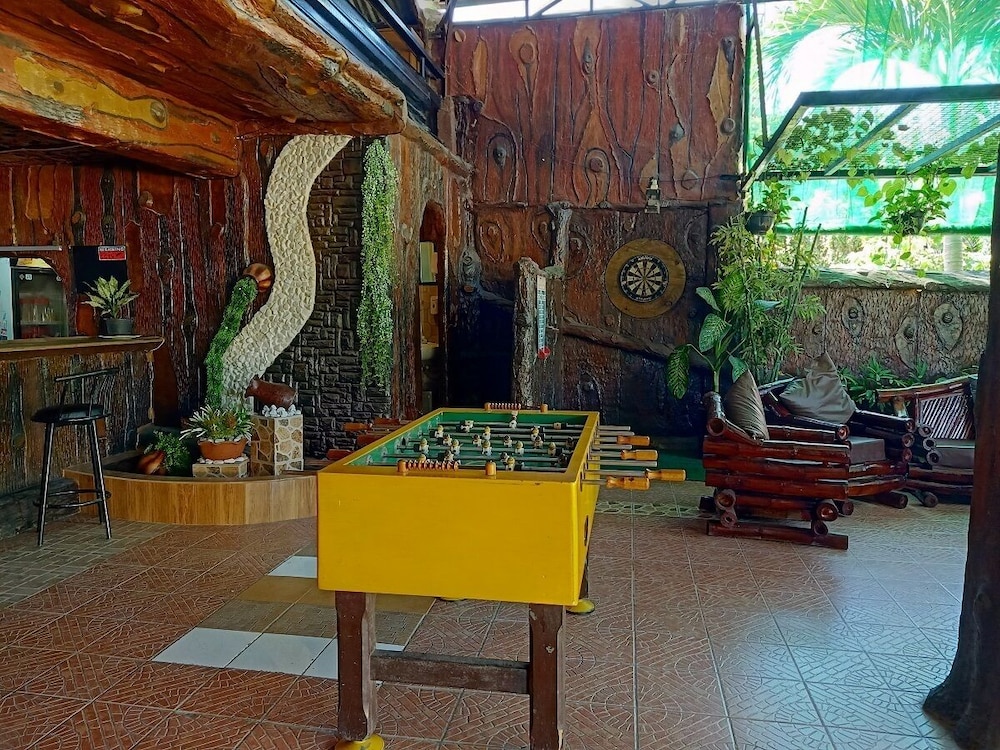 MB s Garden Inn 30/54