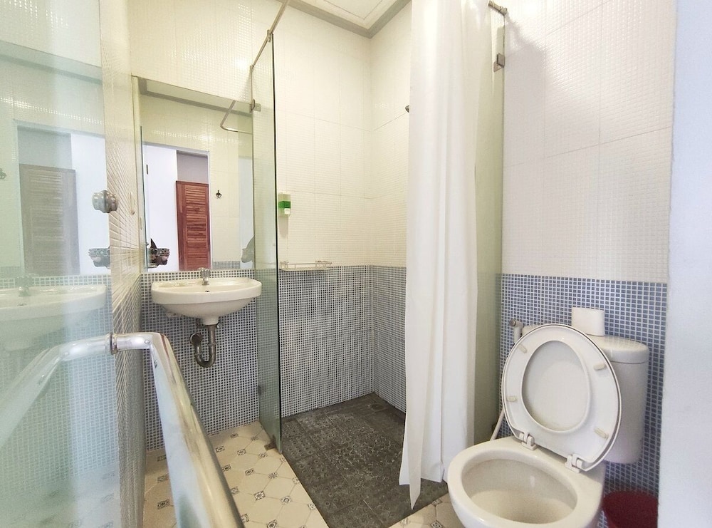 Urbanest Inn House TB Simatupang 71/72