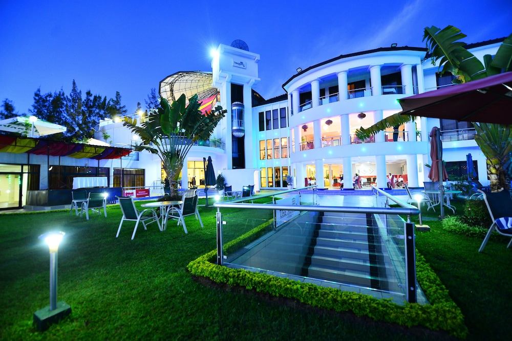 The Manor Hotel 65/66