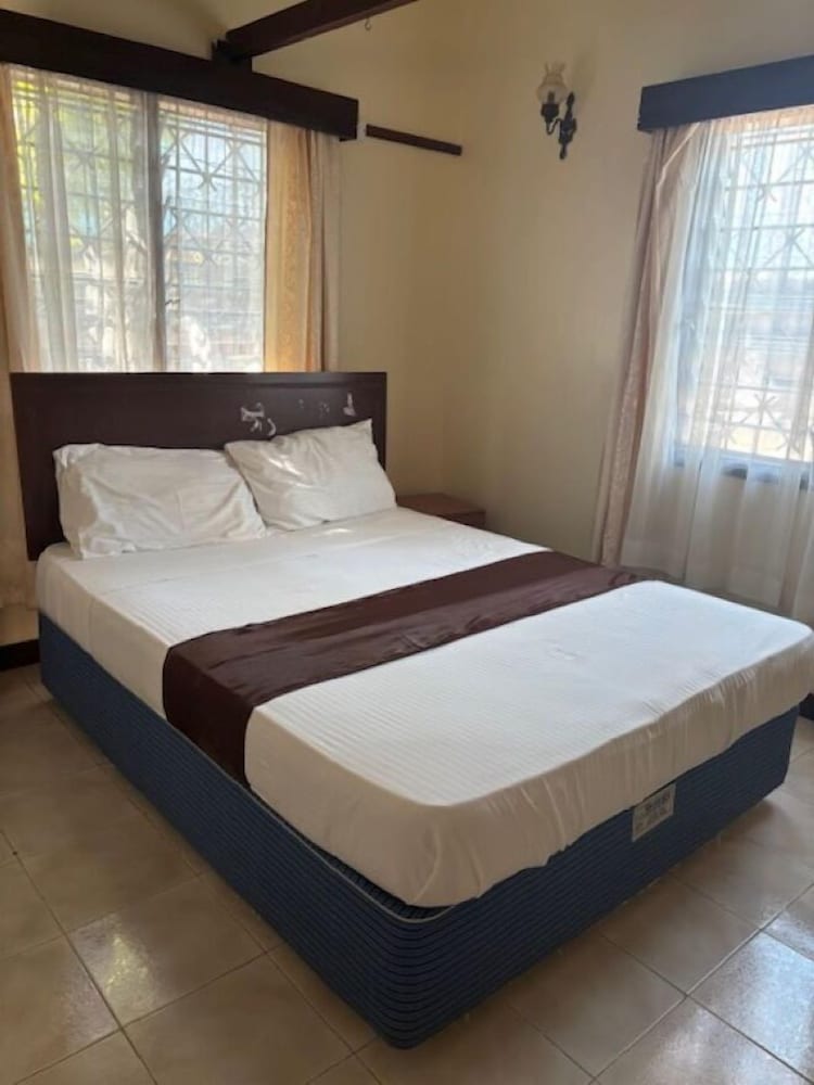 DELUXE, COTTAGE