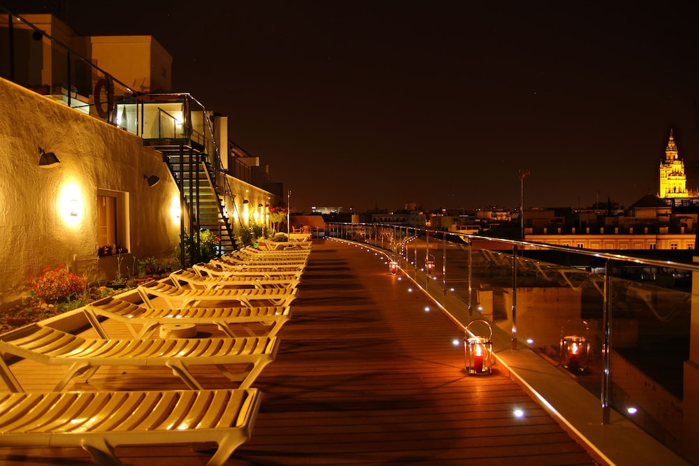 Don Paco Hotel 73/77