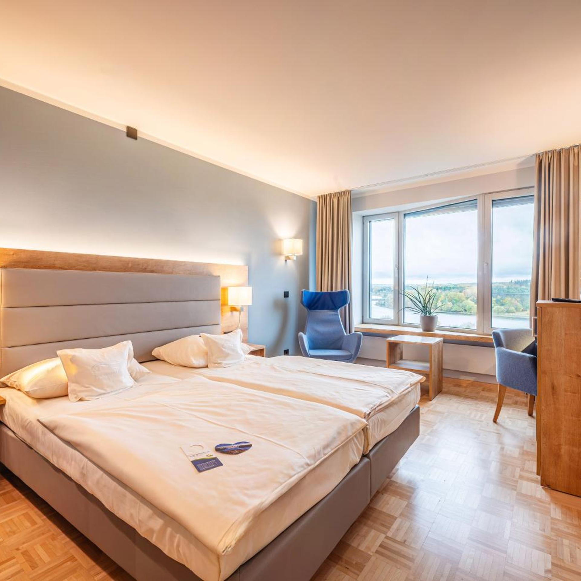 Room, Double Bed, Lake Side