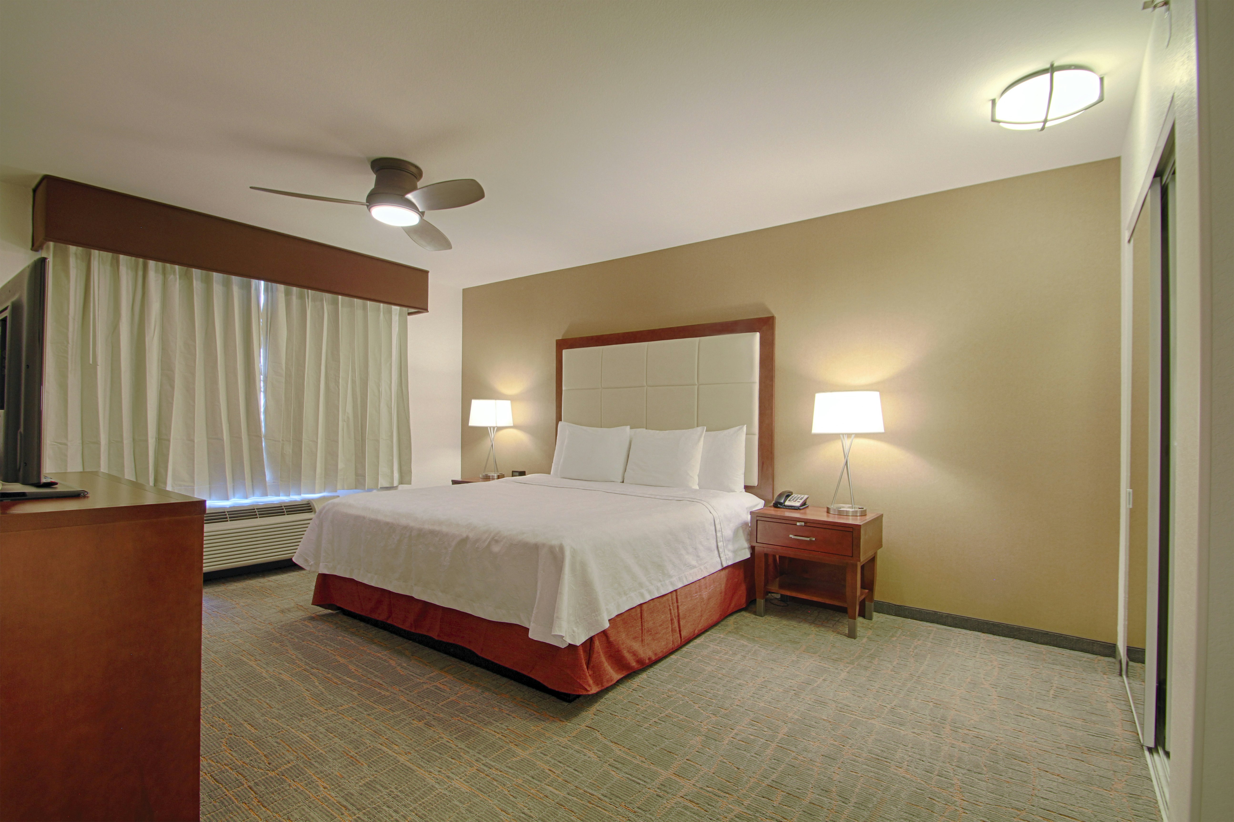 1 BEDROOM, SUITE, KING BED
