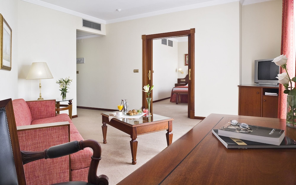 Gran Hotel De Ferrol 26/32
