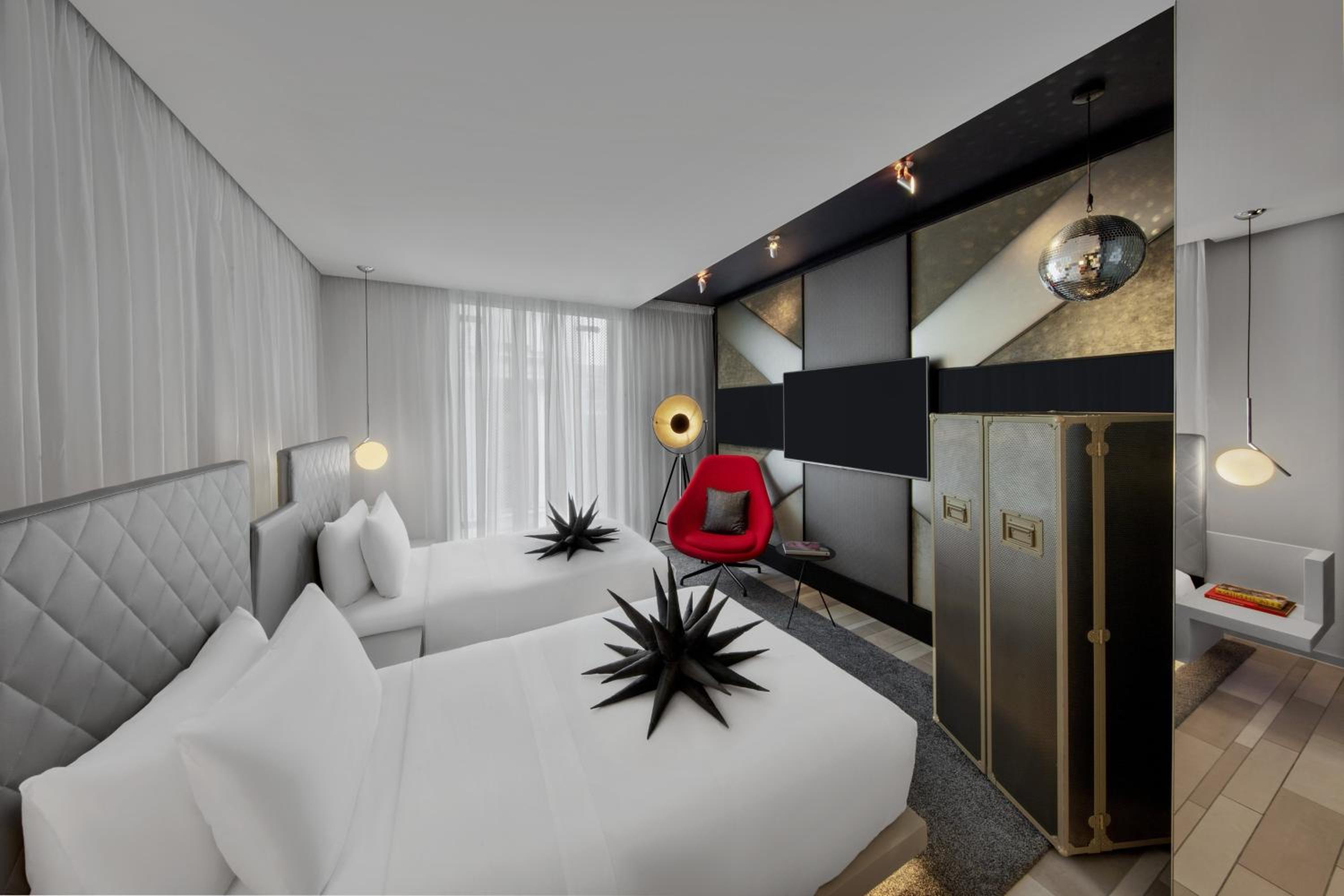 Wonderful, Guest Room, Twin Beds