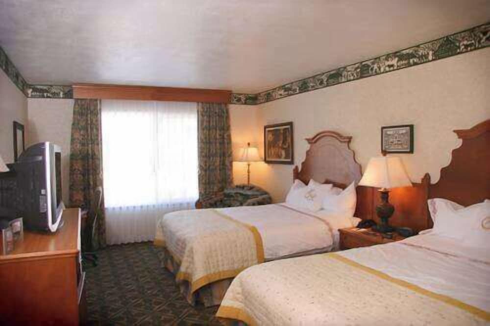 Alpine, 2 Queen Beds